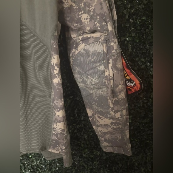 Massif Army Combat Shirt XL Flame Resistant tactical compression camouflage NWT - Picture 8 of 9